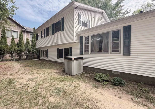 2nd image of 127 E Shadow Lake Rd, Prudenville, MI 48651 | MLS# 50213771