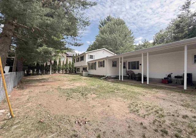 3rd image of 127 E Shadow Lake Rd, Prudenville, MI 48651 | MLS# 50213771