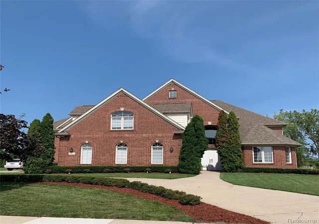 2nd image of 35 Sand Bar Ln, Detroit, MI 48214 8034 | MLS# 61023567