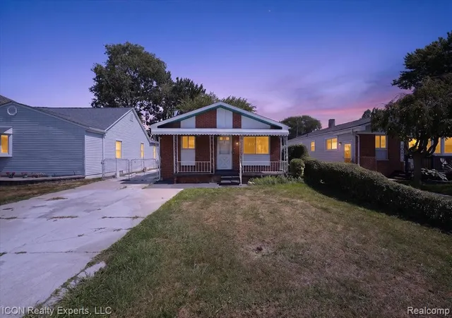 Photo 1 of Single family home for sale at 32000 Saint Margaret St, Saint Clair Shores, MI 48082 2238 | MLS# 61025839 | Listing updated on 2026-08-30