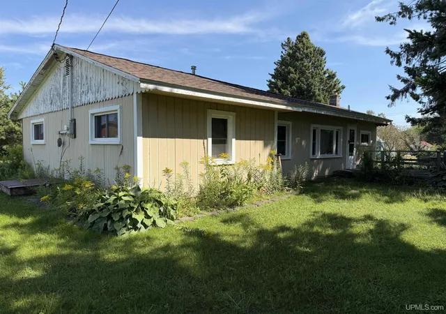 Photo 1 of Single family home for sale at 89152 W Cedar Rd, Manistique, MI 49854 | MLS# 50219957 | Listing updated on 2026-09-03