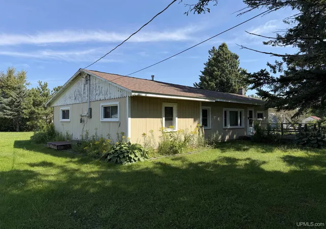 Photo 3 of Single family home for sale at 89152 W Cedar Rd, Manistique, MI 49854 | MLS# 50219957 | Listing updated on 2026-09-03