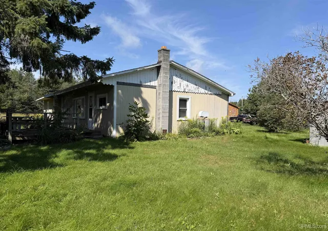 Photo 3 of Single family home for sale at 89152 W Cedar Rd, Manistique, MI 49854 | MLS# 50219957 | Listing updated on 2026-10-08
