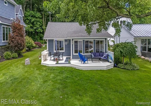 Homes for sale in Pinckney, MI | 5286 Edgelake Dr, Pinckney, MI 48143 | MLS# 61003339