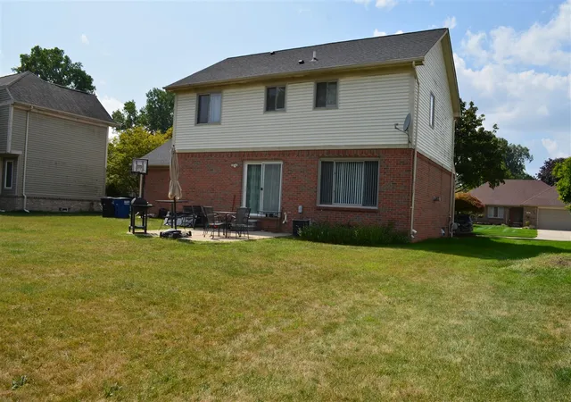 Photo 3 of Sale Pending at 7686 Cherrywood Dr, Westland, MI 48185 | MLS# 70554273 | Listing updated on 2026-09-11