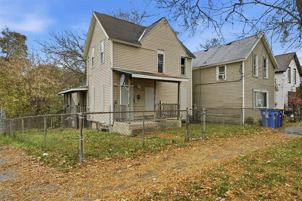 Photo 1 of Sale Pending at 877 Oakland Ave, Grand Rapids, MI 49503 | MLS# 70508448 | Listing updated on 2026-10-20
