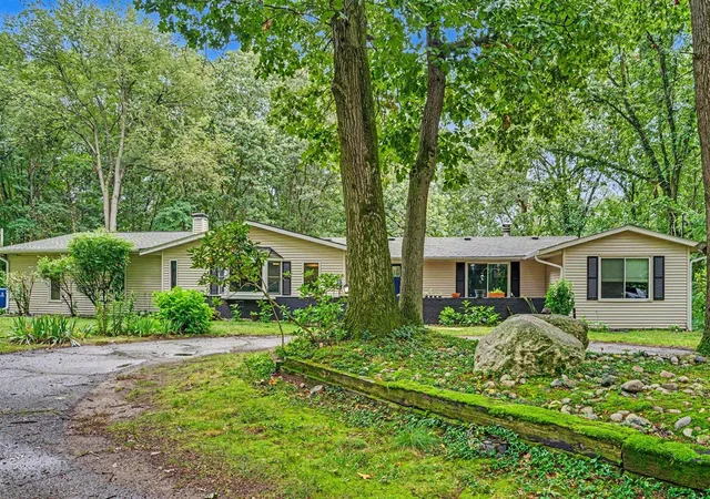 Photo 4 of Single family home for sale at 4071 S 7th Street, Kalamazoo, MI 49009 | MLS# 70552335 | Listing updated on 2026-09-13