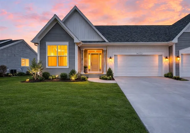 1st image of 14104 Bridgeview Pointe, Vicksburg, MI 49097 | MLS# 70534620