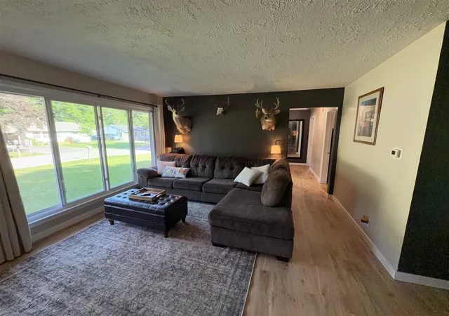Photo 4 of Single family home for sale at 3456 Acacia Blvd, Jackson, MI 49203 | MLS# 70536337 | Listing updated on 2026-09-11