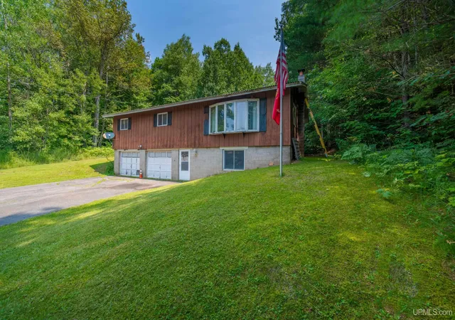 Photo 4 of Single family home for sale at 394 M95 Hwy, Republic, MI 49879 | MLS# 50217062 | Listing updated on 2026-09-02