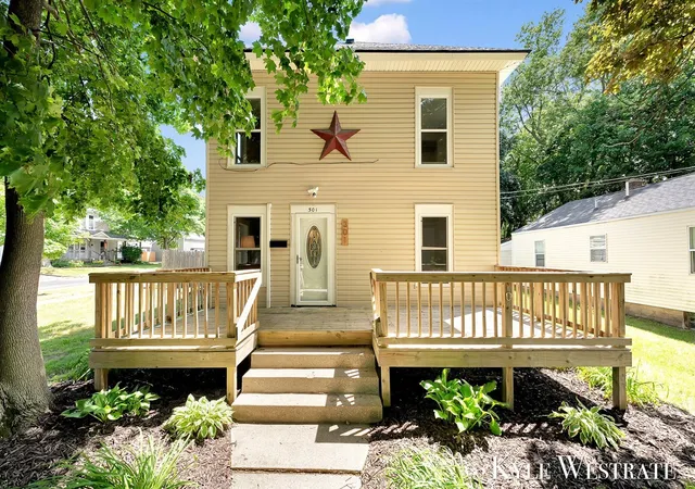 Homes for sale in Greenville, MI | 301 W Montcalm St, Greenville, MI 48838 | MLS# 70538644