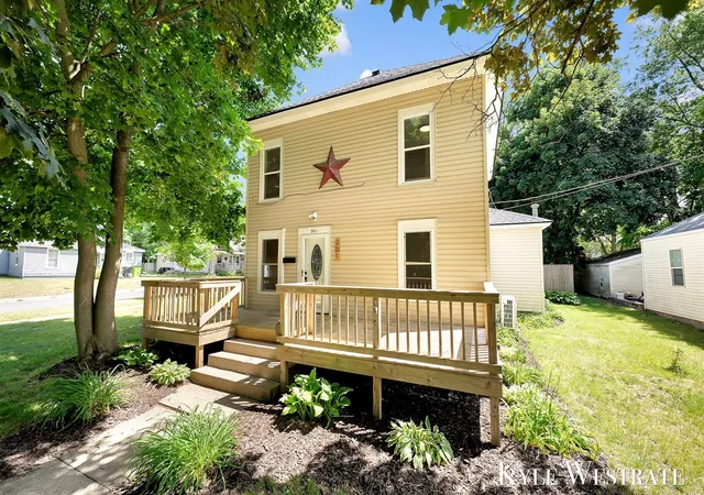 Homes for sale in Greenville, MI | 301 W Montcalm St, Greenville, MI 48838 | MLS# 70538644
