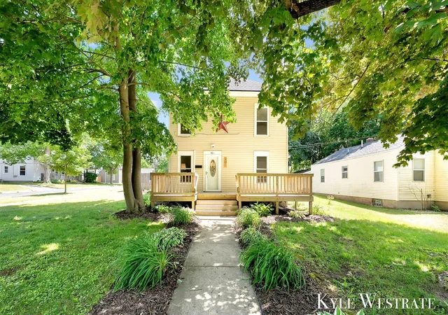 Homes for sale in Greenville, MI | 301 W Montcalm St, Greenville, MI 48838 | MLS# 70538644