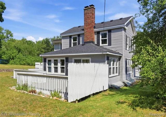 Photo 3 of Single family home for sale at 2220 Wixom Rd, Commerce Township, MI 48382 | MLS# 61020309 | Listing updated on 2026-08-13