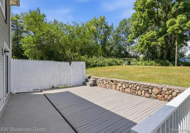 Photo 5 of Single family home for sale at 2220 Wixom Rd, Commerce Township, MI 48382 | MLS# 61020309 | Listing updated on 2026-08-13