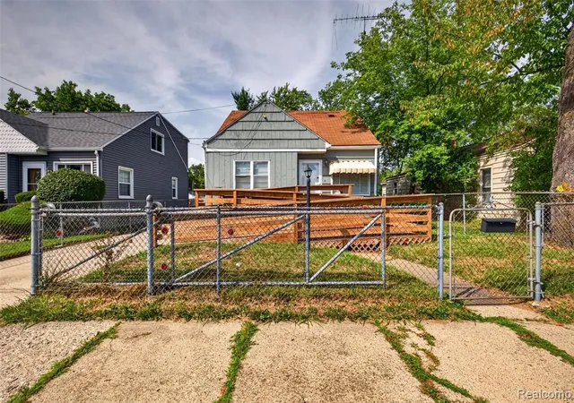 2nd image of 3806 Herrick St, Flint, MI 48532 5230 | MLS# 61023606
