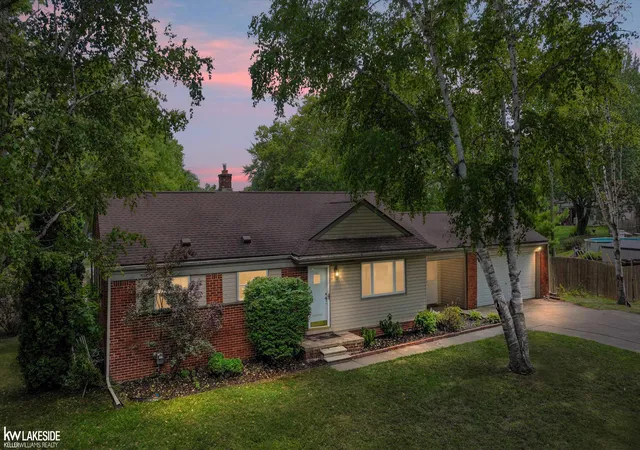 Photo 1 of Single family home for sale at 39340 Ferris St, Clinton Township, MI 48036 | MLS# 50219335 | Listing updated on 2026-08-21