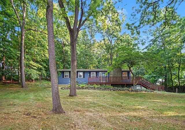 Photo 3 of Sale Pending at 400 W Jackson St, Augusta, MI 49012 | MLS# 70553357 | Listing updated on 2026-09-11