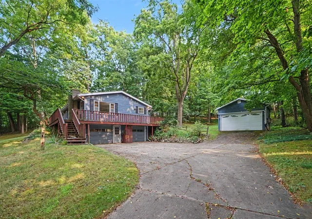 Photo 4 of Sale Pending at 400 W Jackson St, Augusta, MI 49012 | MLS# 70553357 | Listing updated on 2026-09-11