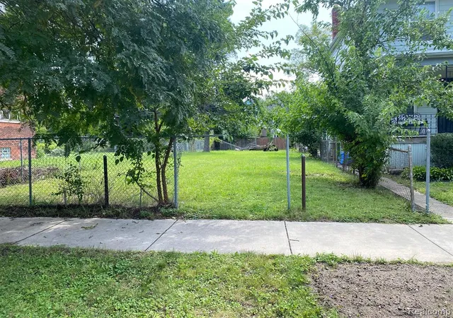 Photo 1 of Land for sale at 414 Melbourne St, Detroit, MI 48202 | MLS# 60249806 | Listing updated on 2025-11-19