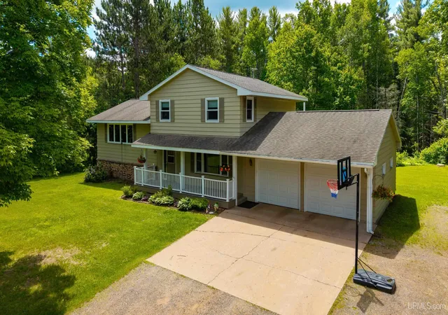 Homes for sale in Ishpeming, MI | 2813 Us 41 W Hwy, Ishpeming, MI 49849 | MLS# 50212650