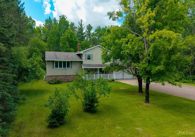 Homes for sale in Ishpeming, MI | 2813 Us 41 W Hwy, Ishpeming, MI 49849 | MLS# 50212650