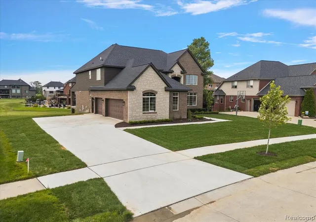 2nd image of 16199 Via Colico, Macomb, MI 48042 | MLS# 61022287