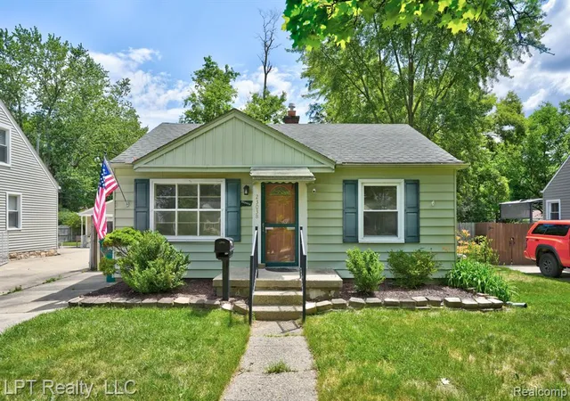 Photo 33 of Sale Pending at 23038 Violet St, Farmington, MI 48336 3379 | MLS# 61004147 | Listing updated on 2026-09-03