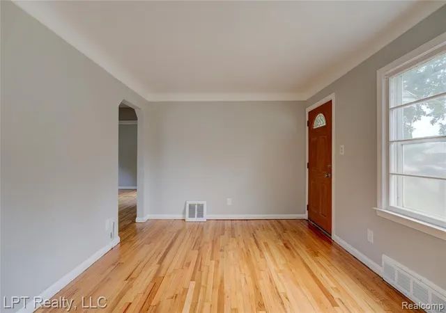 Photo 4 of Sale Pending at 23038 Violet St, Farmington, MI 48336 3379 | MLS# 61004147 | Listing updated on 2026-09-03