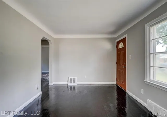 Homes for sale in Farmington, MI | 23038 Violet St, Farmington, MI 48336 | MLS# 61004147