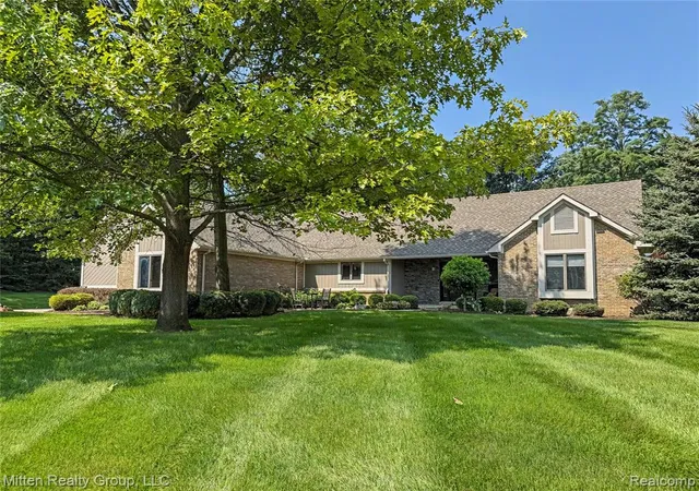 Photo 1 of Sale Pending at 6762 Corrigan Dr, Brighton, MI 48116 8851 | MLS# 61023932 | Listing updated on 2026-09-10