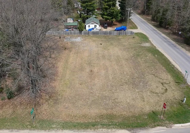 Homes for sale in Wellston, MI | 3976 Snyder Rd, Wellston, MI 49689 | MLS# 70526381