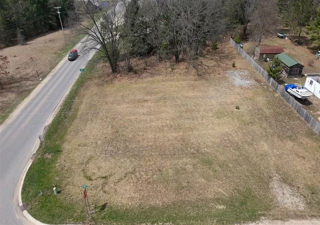Homes for sale in Wellston, MI | 3976 Snyder Rd, Wellston, MI 49689 | MLS# 70526381