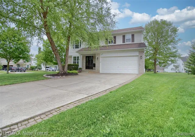 Photo 40 of Sale Pending at 1029 Shetland Dr, South Lyon, MI 48178 5316 | MLS# 61025199 | Listing updated on 2026-09-08