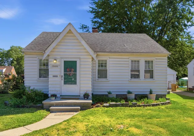 Homes for sale in Eastpointe, MI | 15638 Evergreen Ave, Eastpointe, MI 48021 | MLS# 50211613