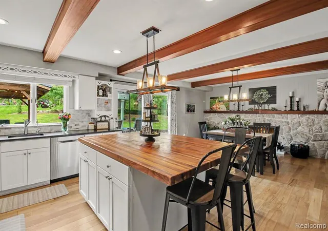 3rd image of 2601 Old Plank Rd, Milford, MI 48381 | MLS# 61010735