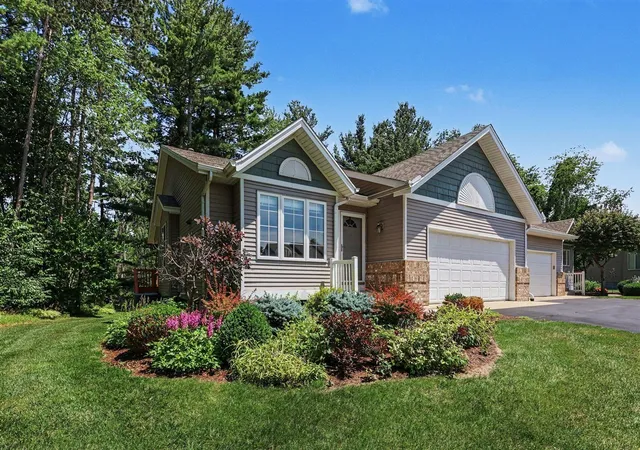 Homes for sale in Coopersville, MI | 726 Glenvale Dr, Coopersville, MI 49404 | MLS# 70543668