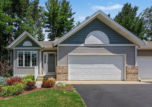 Homes for sale in Coopersville, MI | 726 Glenvale Dr, Coopersville, MI 49404 | MLS# 70543668
