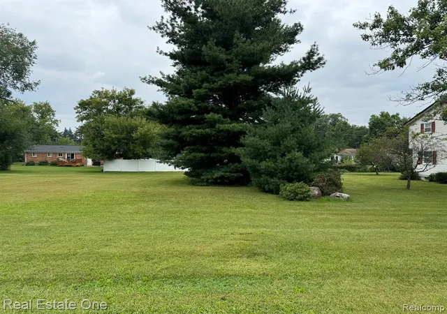 Homes for sale in Commerce Twp, MI | 0000 Ellisia Rd, Commerce Twp, MI 48382 | MLS# 60961940