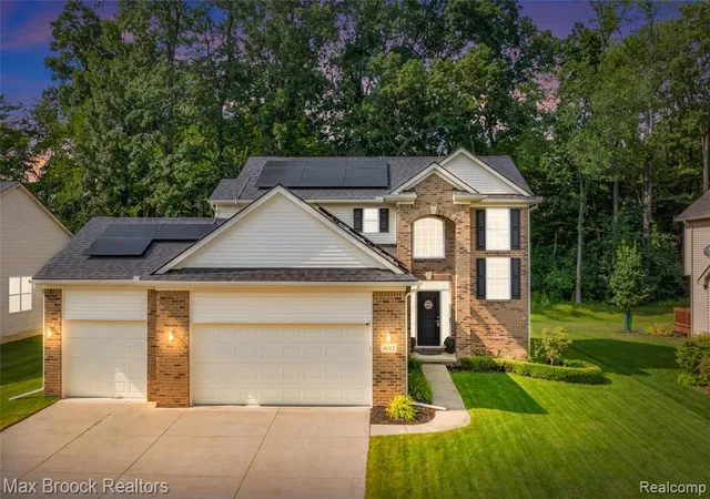 Photo 1 of Sale Pending at 8012 Ivy Glen Park Ln, White Lake, MI 48386 2208 | MLS# 61012836 | Listing updated on 2026-09-13
