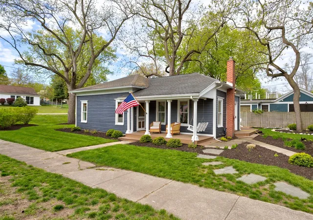 Homes for sale in Douglas, MI | 118 S Spring St, Douglas, MI 49406 | MLS# 70531269