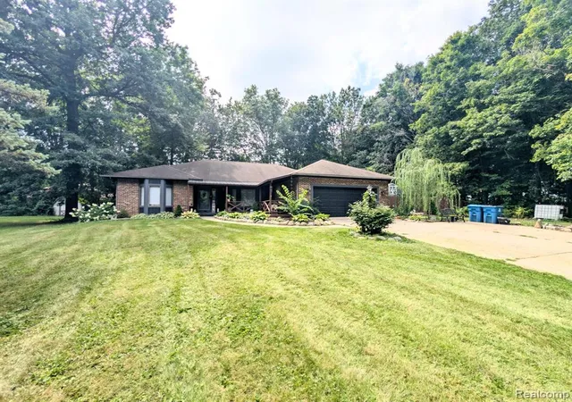 Photo 2 of Single family home for sale at 5251 Lin Hill Dr, Swartz Creek, MI 48473 8872 | MLS# 61024808 | Listing updated on 2026-08-27