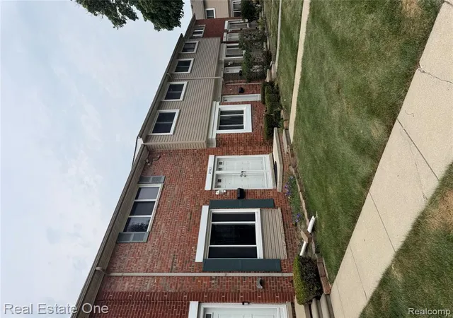 Photo 2 of Condo for sale at 27580 Marcia Ave Unit#165f, Warren, MI 48093 | MLS# 61022294 | Listing updated on 2026-09-04