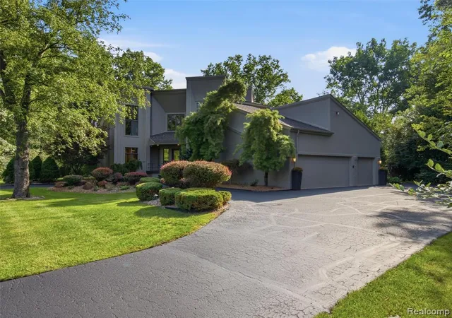 Photo 3 of Single family home for sale at 1250 Sunniwood Pl, Rochester, MI 48306 2473 | MLS# 61024204 | Listing updated on 2026-09-11