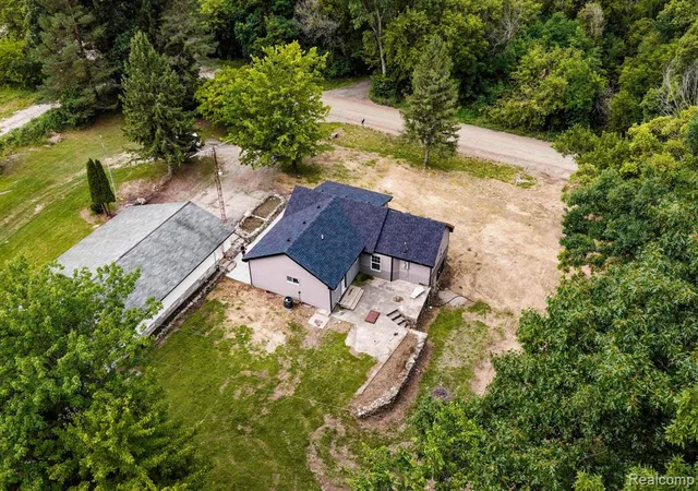 2nd image of 5800 Mack Rd, Howell, MI 48855 7285 | MLS# 61022068