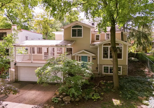 Homes for sale in East Lansing, MI | 648 Sunset Ln, East Lansing, MI 48823 | MLS# 70544655