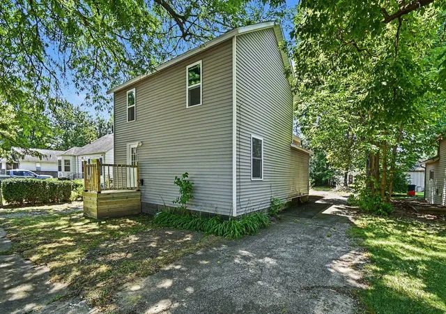 Photo 3 of Single family home for sale at 1917 Van Buren St, Saginaw, MI 48602 | MLS# 50216088 | Listing updated on 2026-09-11