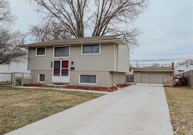 1st image of 38544 Trafalgar Wy, Sterling Heights, MI 48312 | MLS# 70514458