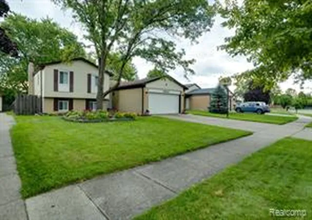 Homes for sale in Sterling Heights, MI | 40042 Stimpson Dr, Sterling Heights, MI 48310 | MLS# 61009122