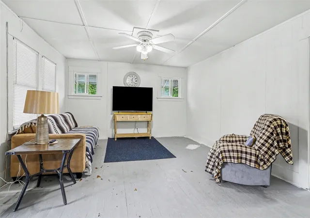 3rd image of 187 Sharon Ave, Battle Creek, MI 49017 | MLS# 70540446